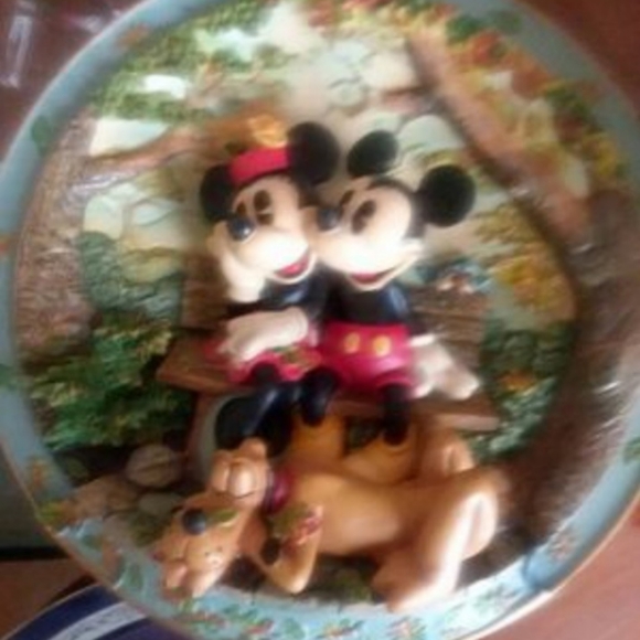 Disney Collection Plates - Picture 2 of 14